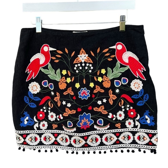 Umgee Embroidered Pom Pom Mini Skirt Boho Chic Large Black GUC - Picture 1 of 9